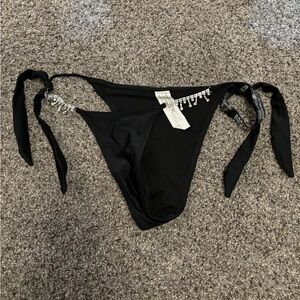NWOT (one tag) boohoo Bikini Bottoms with hip ties and diamond details